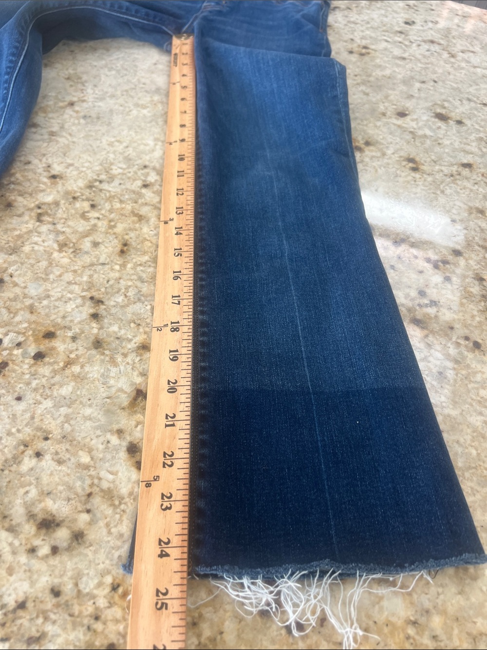 SPANX WMNS CROPPED FLARE DENIM JEANS PULL ON SHAPING RAW HEM STRETCH NWOT SIZ XS - Picture 11 of 11